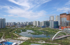 [현장] 입주민에 거수경례 경비원···미사강변신도시 황제 의전 논란