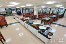 [이한세의 실버타운 탐방기] 2. 동해바다가 보이는 휴양지 동해약천온천 실버타운 ① 서영호 운영총괄과장 인터뷰