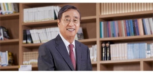 [아성다이소 진단]①‘배당 참았다가 쓸어담기’…다이소 오너家의 묘수, 1조 잉여금은 어디로?