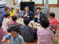 농협경제지주, 농촌 경로당 반조리식품 지원 시범사업 실시