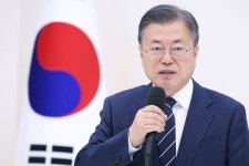 '임기 마지막날' 文 대통령, 오후 6시 청와대 떠난다