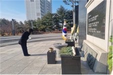 여군장교 출신 권순영 국민의힘 고양시(갑) 당협위원장 중심 잡아야 정권교체 가능···현충공원 참배하며 결의