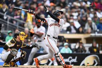 이정후, 이종범 앞에서 MLB 데뷔 홈런 작렬