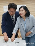 [포토] 우형찬, 배우자와 신월보건지소서 사전투표 참여