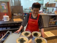 생연2동 눈보라 식당, 관내 홀몸어르신에 칼국수 전달