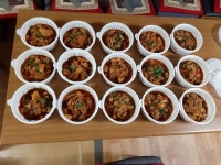 로컬드림봉사회, 소요동 홀몸어르신을 위한 닭볶음탕 나눔