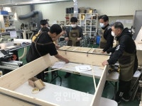 포스코 송도 가구봉사단, 남동구 저소득 가정에 맞춤형 가구 지원