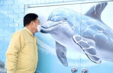 이천시 학교앞 비상급수시설 돌고래와 함께 사진찍어요!