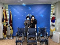 양주2동 지역사회보장협의체 위원, 양주2동 주민을 위해 휠체어 기탁