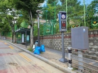 용인시 죽전1동, 지난 26일 관내 초등학교 주변 4곳에 미세먼지 알림 신호등 설치