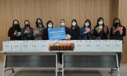 시흥시 응곡중학교 학부모회, 저소득 어르신 위한 수제 물품으로 온정 전해