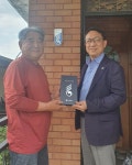 가평군 북면행정복지센터, 지난 13일 국가유공자 명패 달아드리기 위문 실시
