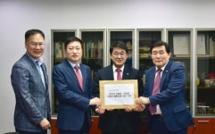 배준영 의원, 우정사업본부장에게 자월 우편취급국 신설 확답 받아