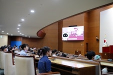 제4기 성남시 아동참여단 단원 53명, 성남시의회 홍보관 견학
