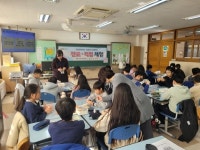 수원여성인력개발센터, 명인초 대상 진로·직업체럼 박람회 개최