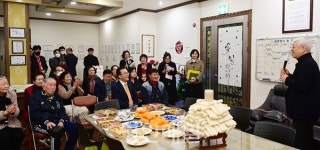 송도1동 더샵퍼스트월드 경로당, 캘리그라피 작품 전시회 개최