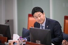 경기도의회 김진경 의원, 소통 없는 집행부 태도 질타