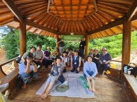 구리시, 치매 가족을 위한 맨발 걷기 힐링 프로그램 운영