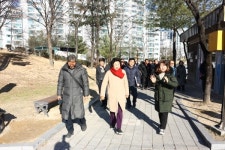 이천시, 온천공원 무장애나눔길 조성 완료