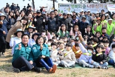 시흥시, 식목일 기념 2025년 행복의 숲 나무 심기 개최