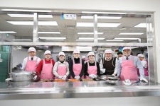 연천군의회, 새해 맞아 배식봉사 진행