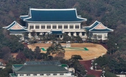 北 포로 한국 송환 '비공개 합의' 진실 공방...靑 