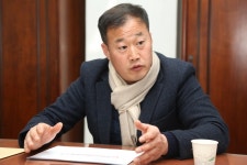 협업으로 돌파구 찾았다…쿠팡에서 대박 난 인싸 먹거리 스피루리나 딸기 맛보세요