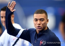 '닌자거북이' 음바페 코로나19 확진…프랑스 대표팀 