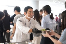 본우리집밥, 타미 리 셰프와 ‘본셰프데이’ 개최…구내식당서 프렌치 비스트로 구현