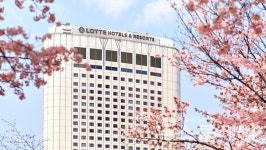 호텔 봄캉스 고객 맞이… 벚꽃 보러 가자