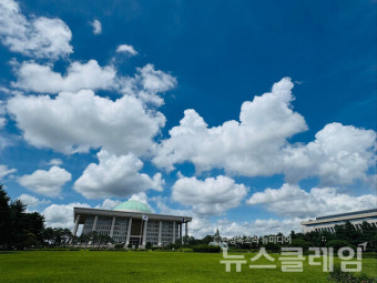 국힘, 한복 대신 '상복'… 정기국회 출발부터 파열음
