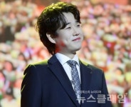 황영웅, 음반 흥행 이어 공연도 석권