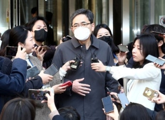 검찰, '곽상도 50억 뇌물' 관련 산업은행·호반건설 압수수색