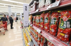 추석 앞두고 먹거리 1위업체 얌체상혼…식품·외식제품 잇따라 가격인상