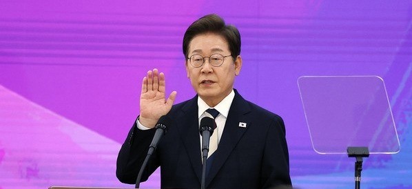 대통령 지명식, 참석자 부재로 반쪽 진행...국민 소통 강조