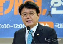 황운하 검찰은 정권에 맞서는 핍박 모습 연출하며, 검찰개혁 저항 돌직구