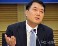 법률사무소로뎀남희영변호사 | 법무부 인권국장 지낸 황희석 변호사, 조국사태 이후 검찰개혁 진단