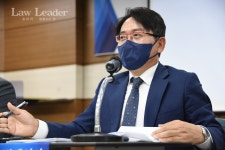 변협 이춘수 법제이사 로톡 활동 변호사 징계 광고규정 위헌ㆍ합헌 헷갈리죠