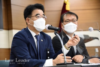이석화 대구변호사회장, 한동훈 법무부장관과 정치인들 분향소 조문 차이