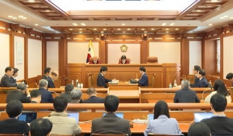 윤석열 탄핵소추 사유 '내란죄' 철회…