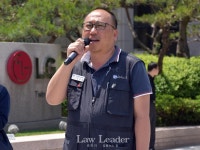 LG트윈타워 화장실 가려면 노조 조끼 벗어라…무슨 일이?