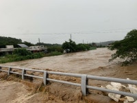 세종 소정면 맹곡천 범람... 농경지 침수·주민들 대피