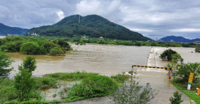 폭우에 휩쓸린 부강철교, 언제 다시 볼 수 있을까