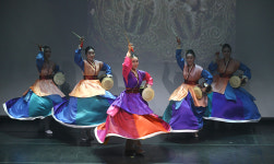 배주옥무용단, 솔바람 풍경소리, 비암사이야기 성황리 마쳐