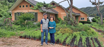 목인동 정원, 부부 열정으로 무럭무럭 커갑니다