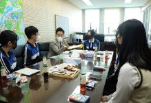 세종시 두루중학교 학생들 아파트단지 폐의약품 수거함 증설해야