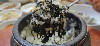 쌉쌀한 곤드레 돌솥밥, 엄마 손길이 들어 있어요