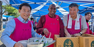 구암사 국수봉사팀, 이번에는 충무체육관에 떴다