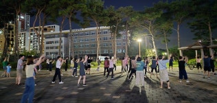 어두워지면 세종시 반곡동에선 댄스파티 벌어진다