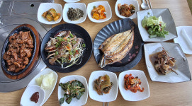 간장게장, 석갈비, 생선조림, 한꺼번에 먹을 수 있다